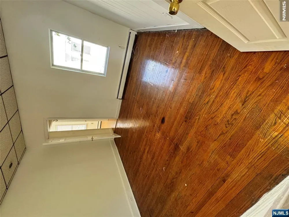 18 Union Avenue Bloomingdale, NJ 07403