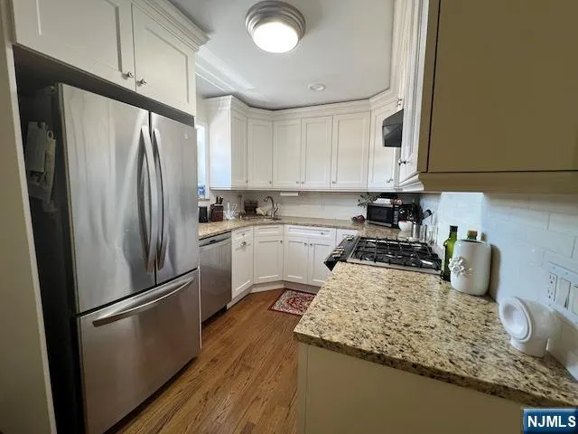 2-22 Virginia B Fair Lawn, NJ 07410