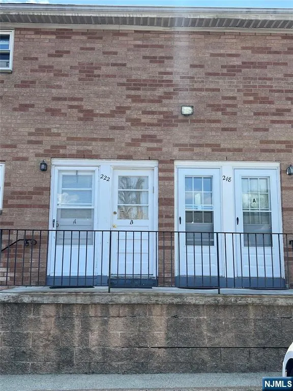 2-22 Virginia B Fair Lawn, NJ 07410