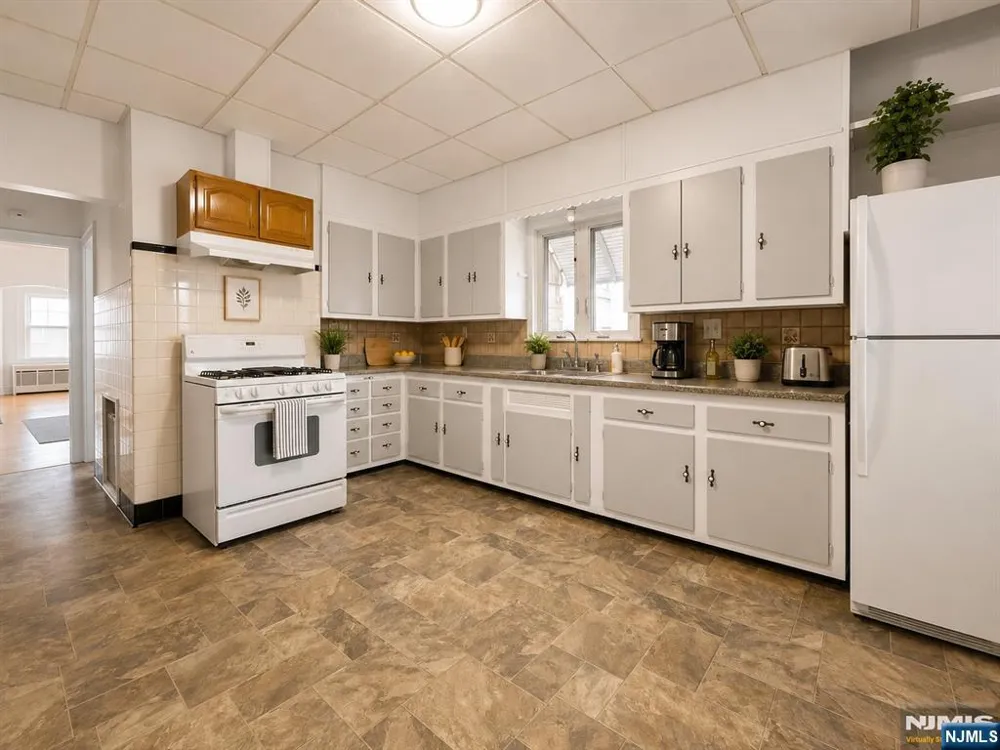 410 William Street 2 Harrison, NJ 07029