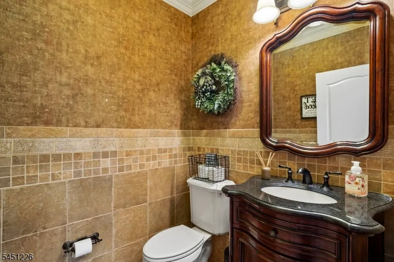 3 Balmoral Drive Alexandria, NJ 08867