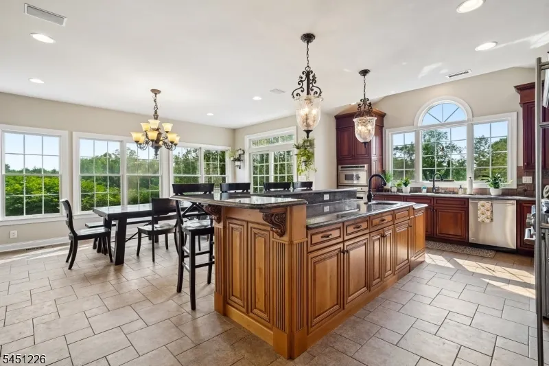 3 Balmoral Drive Alexandria, NJ 08867