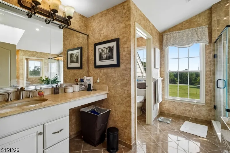 3 Balmoral Drive Alexandria, NJ 08867