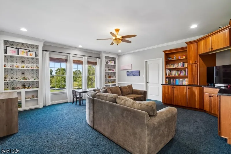 3 Balmoral Drive Alexandria, NJ 08867