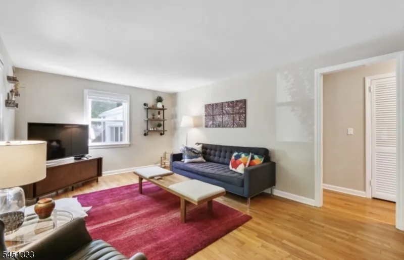 2208 Paff Pl Scotch Plains, NJ 07076