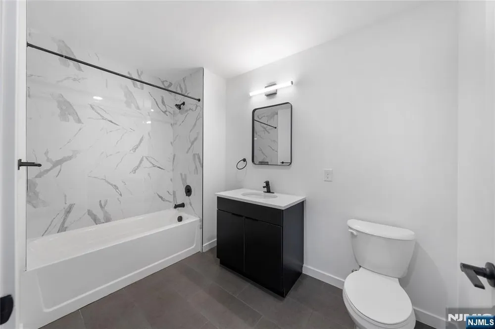 768 Bergen Street 5D Newark, NJ 07108