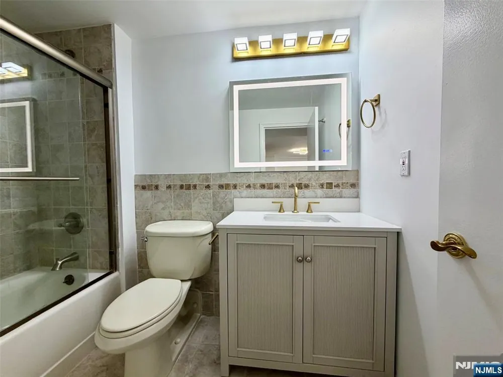 770 Anderson Avenue 14C Cliffside Park, NJ 07010