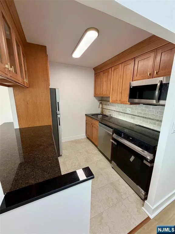 770 Anderson Avenue 14C Cliffside Park, NJ 07010