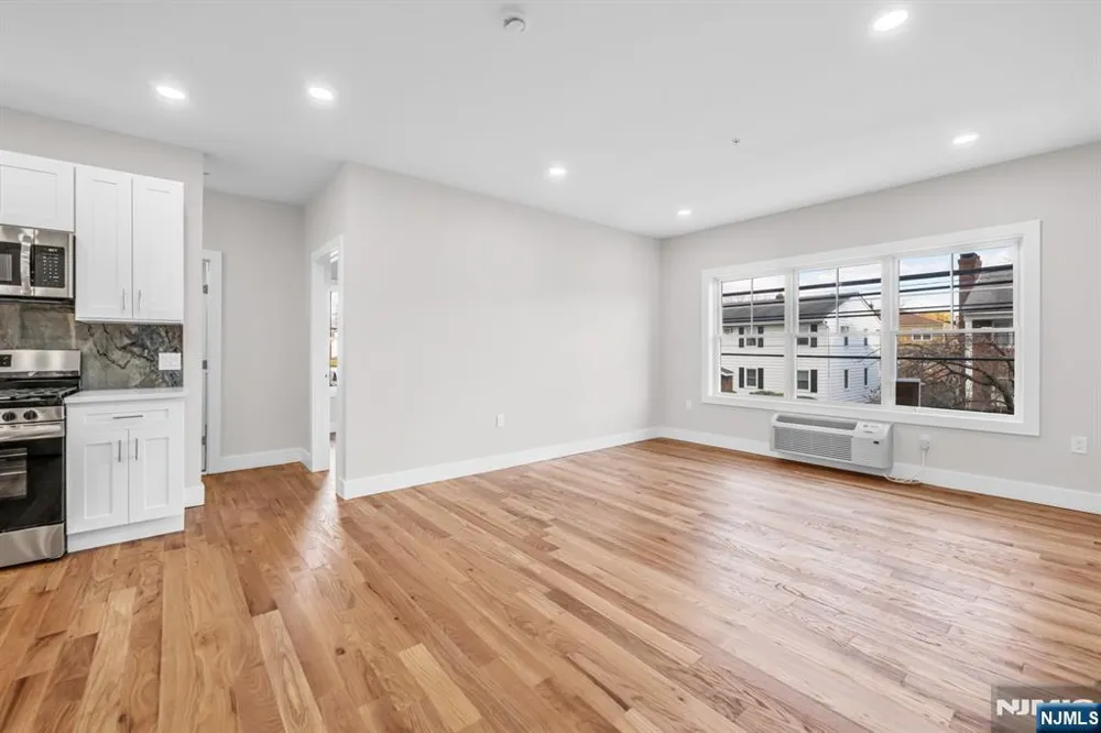 66 Mount Prospect Avenue 15 Clifton, NJ 07013