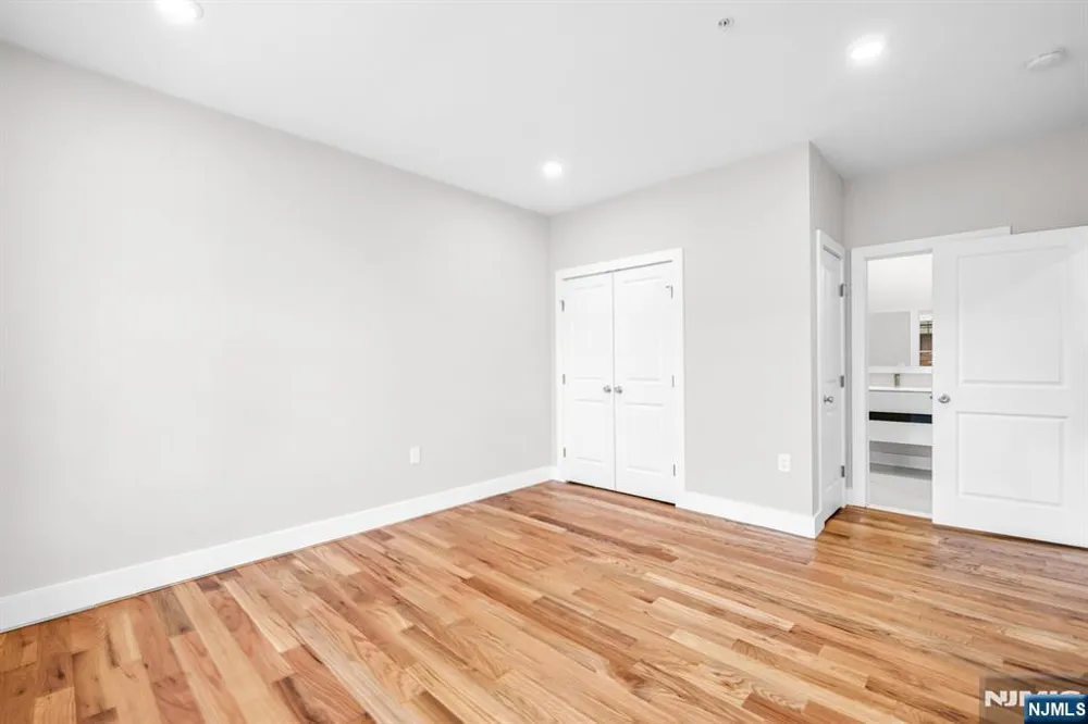 66 Mount Prospect Avenue 15 Clifton, NJ 07013