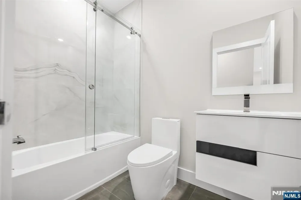 66 Mount Prospect Avenue 15 Clifton, NJ 07013