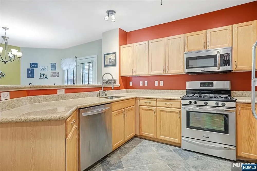 49 Rockcreek Terrace Riverdaleugh, NJ 07457