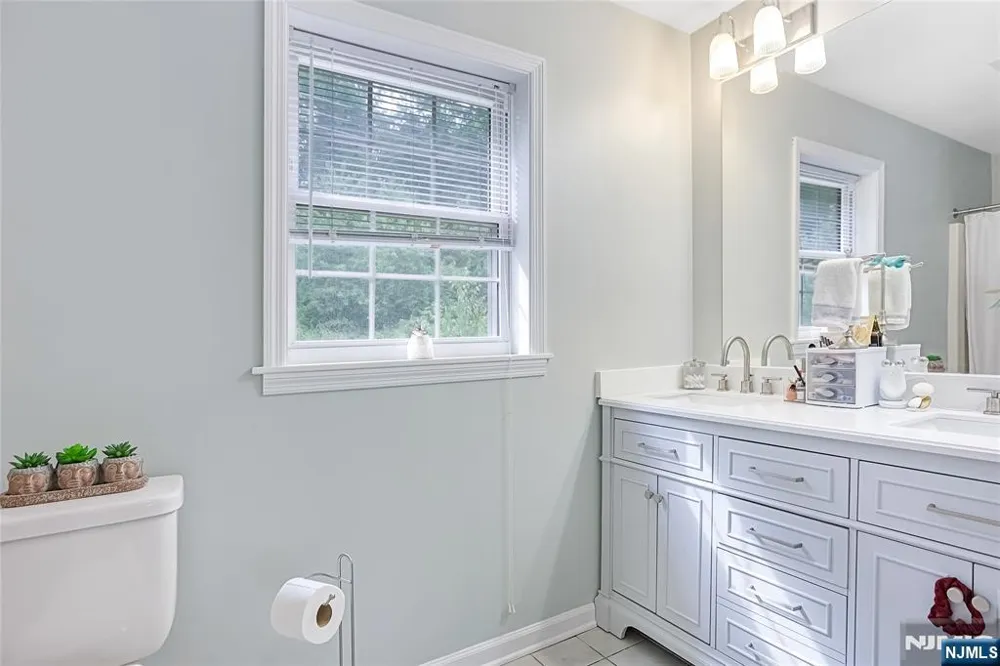 49 Rockcreek Terrace Riverdaleugh, NJ 07457