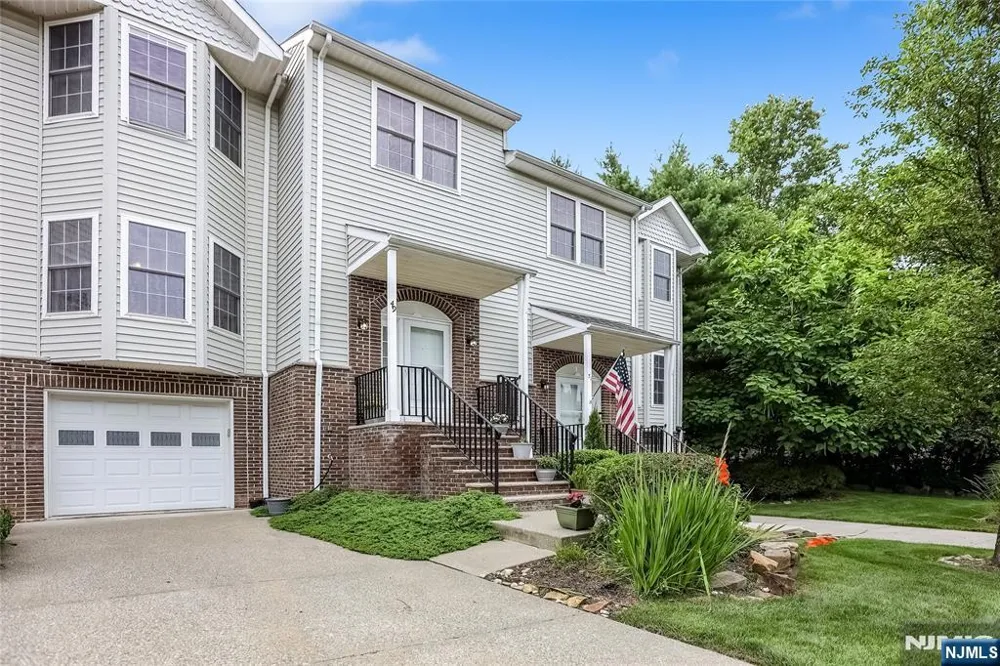 49 Rockcreek Terrace Riverdaleugh, NJ 07457