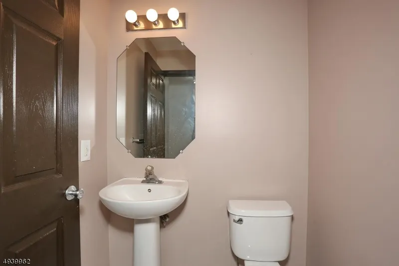261 Riverwalk Way Clifton City, NJ 07014