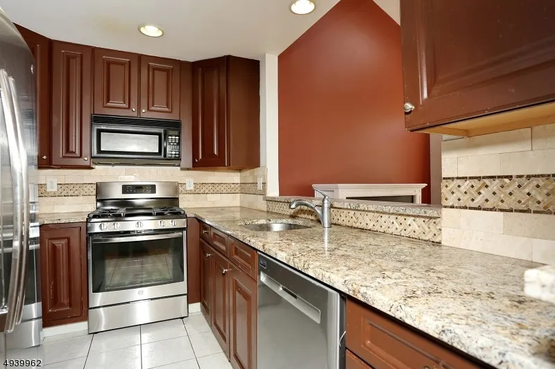 261 Riverwalk Way Clifton City, NJ 07014