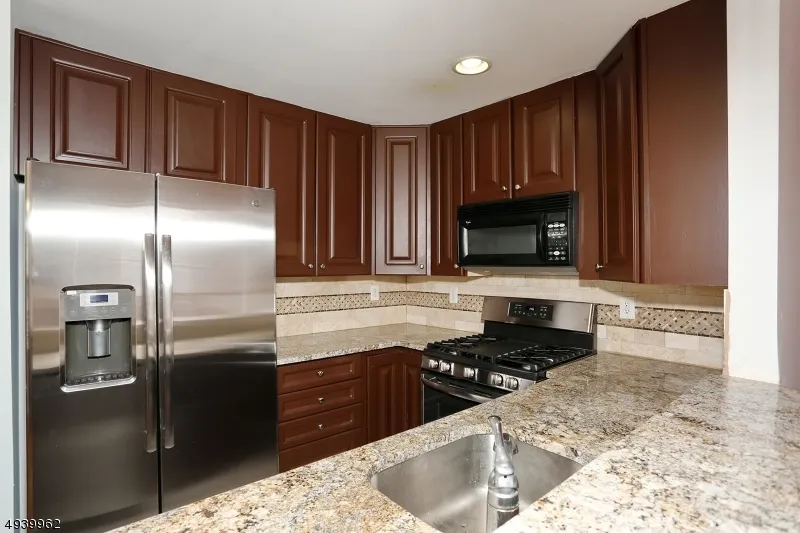 261 Riverwalk Way Clifton City, NJ 07014