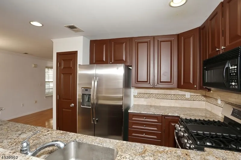 261 Riverwalk Way Clifton City, NJ 07014