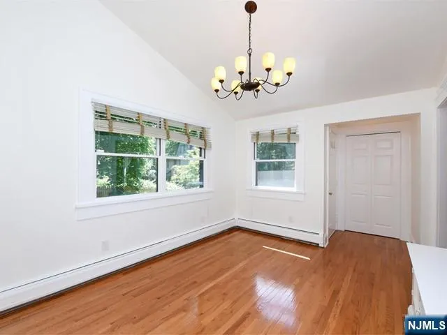 8 Laurel Avenue Tenafly, NJ 07670