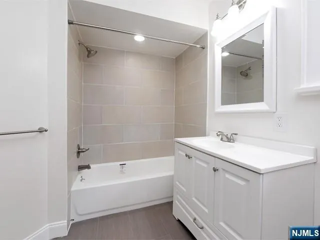 8 Laurel Avenue Tenafly, NJ 07670