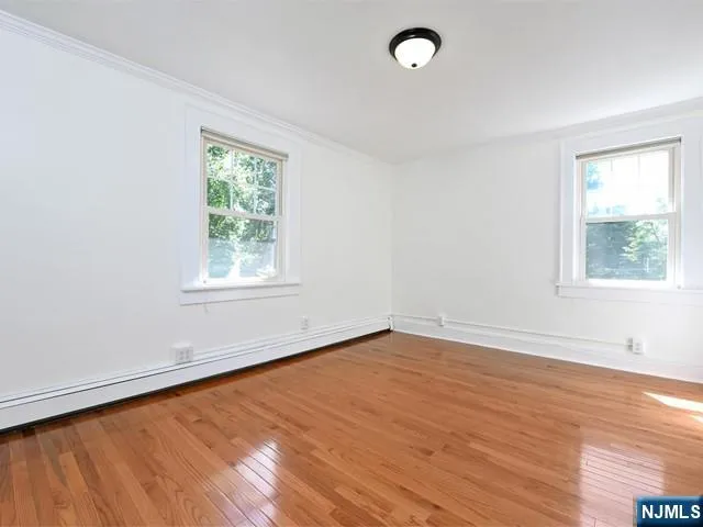 8 Laurel Avenue Tenafly, NJ 07670