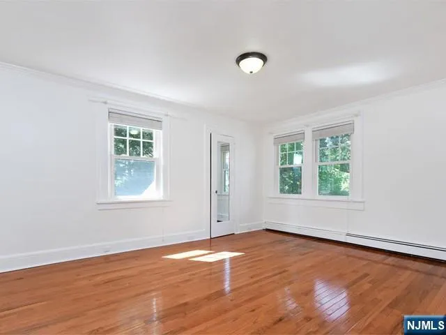 8 Laurel Avenue Tenafly, NJ 07670