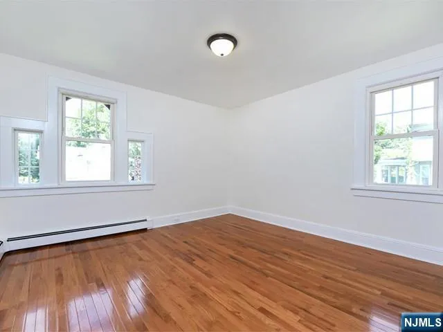 8 Laurel Avenue Tenafly, NJ 07670
