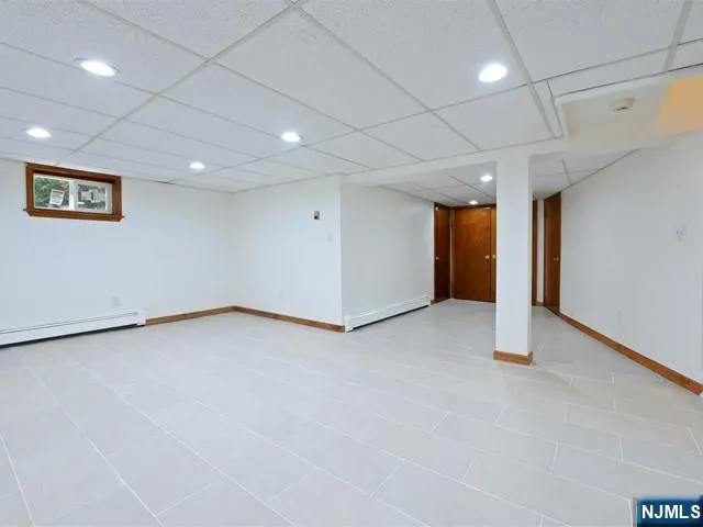 8 Laurel Avenue Tenafly, NJ 07670