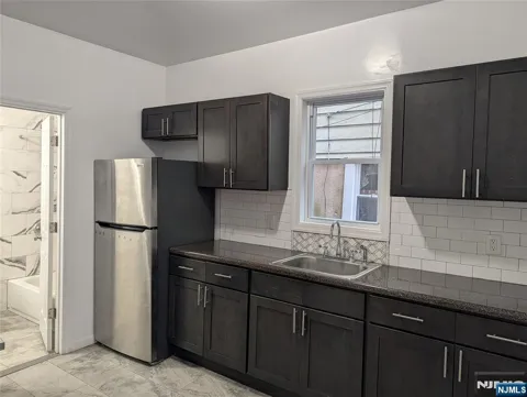 154 Highland Avenue 1