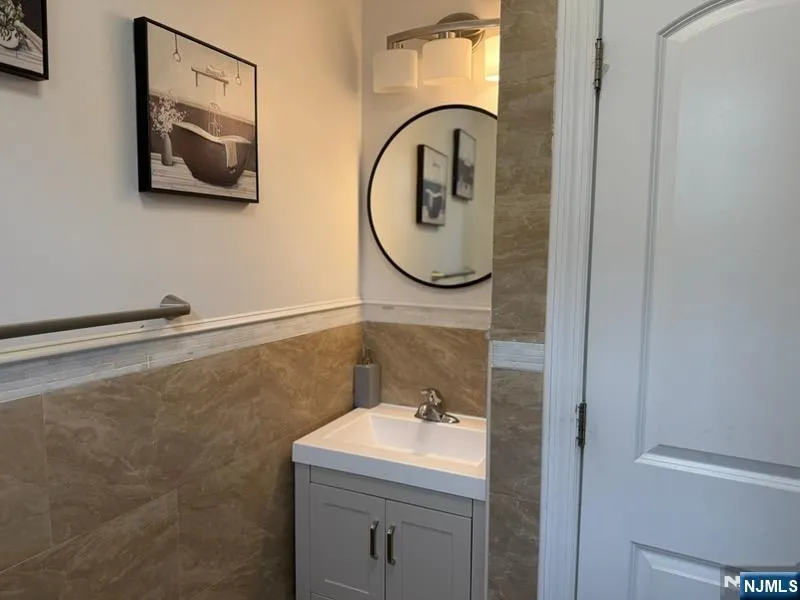 6909 Polk Guttenberg, NJ 07093