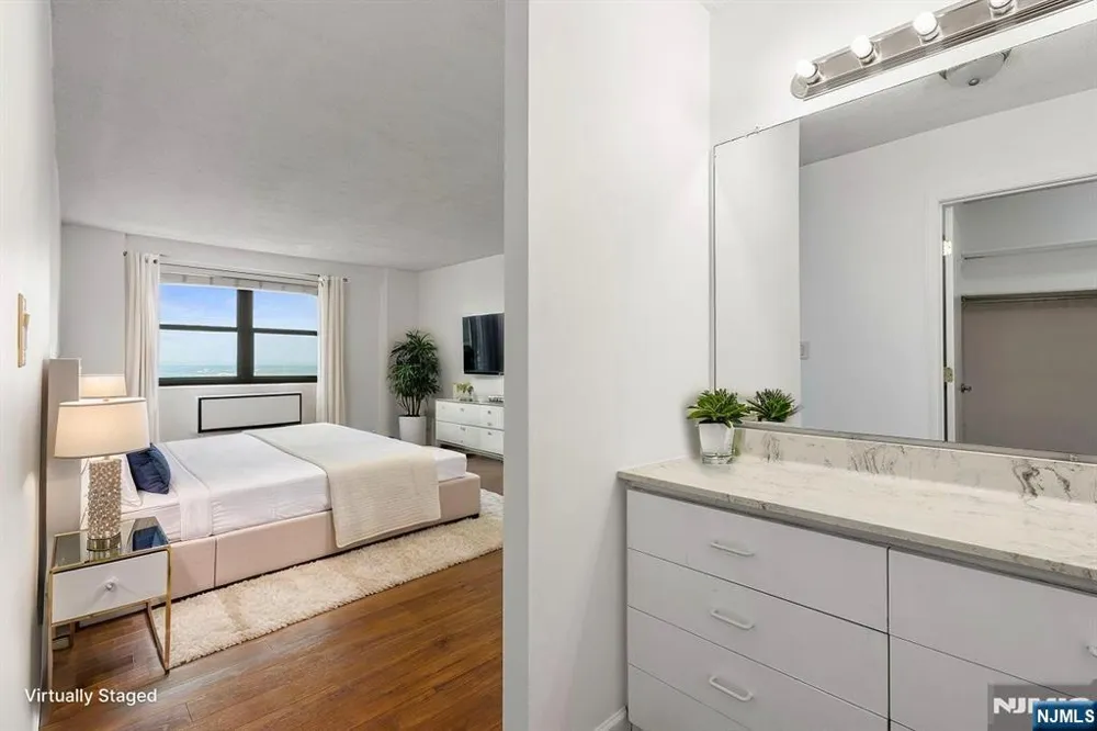 7855 Boulevard East 27H North Bergen, NJ 07047