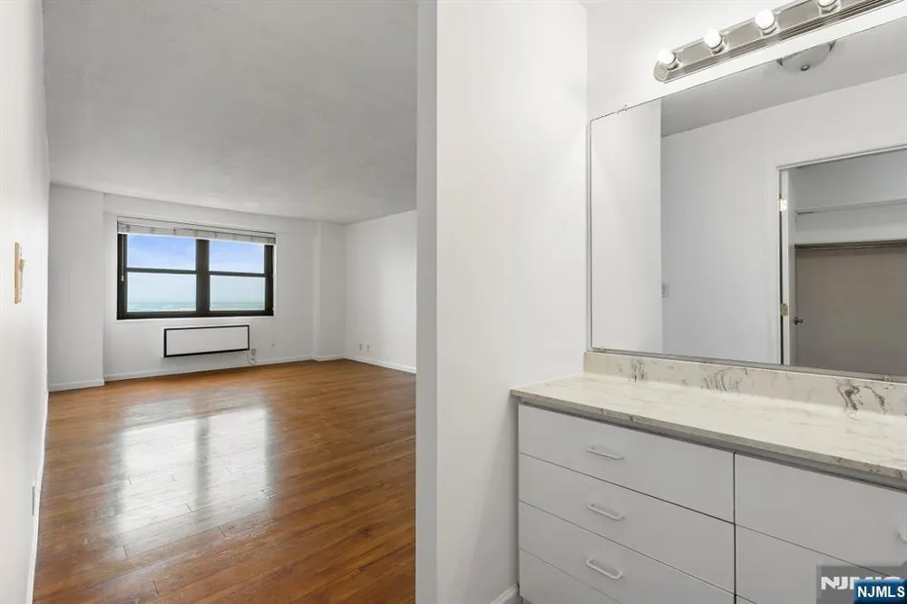 7855 Boulevard East 27H North Bergen, NJ 07047