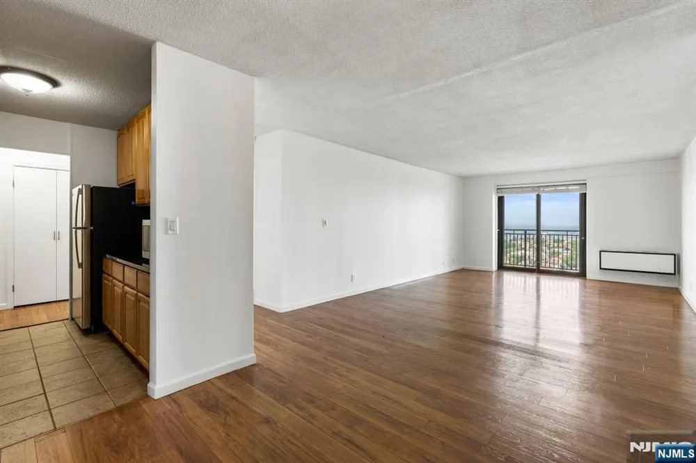 7855 Boulevard East 27H North Bergen, NJ 07047