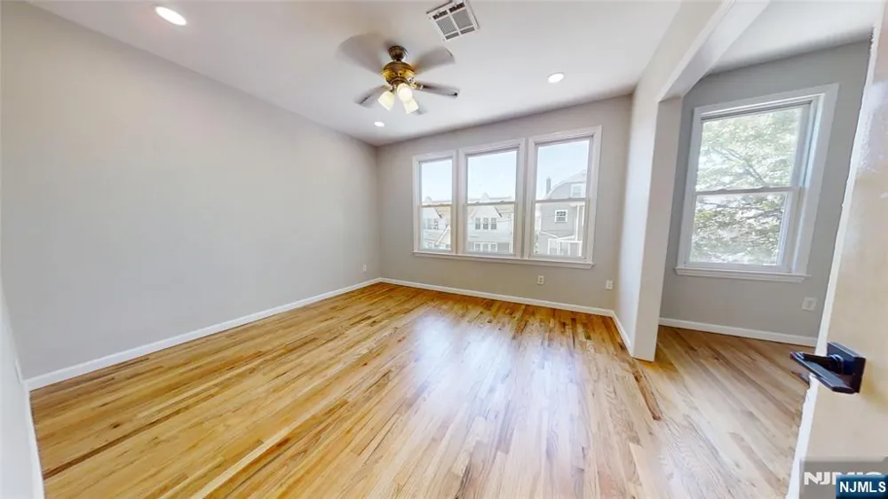 11 Schuyler Court R2 Kearny, NJ 07032