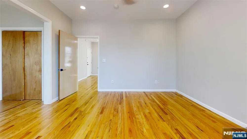 11 Schuyler Court R2 Kearny, NJ 07032