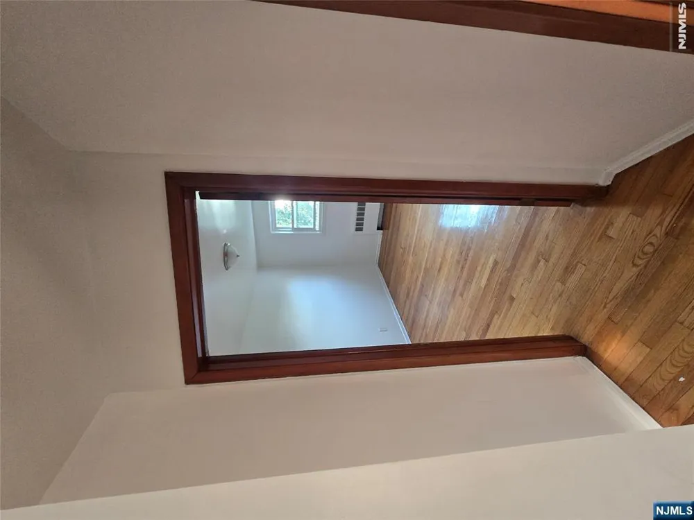 350 Park Avenue 5 Fairview, NJ 07022