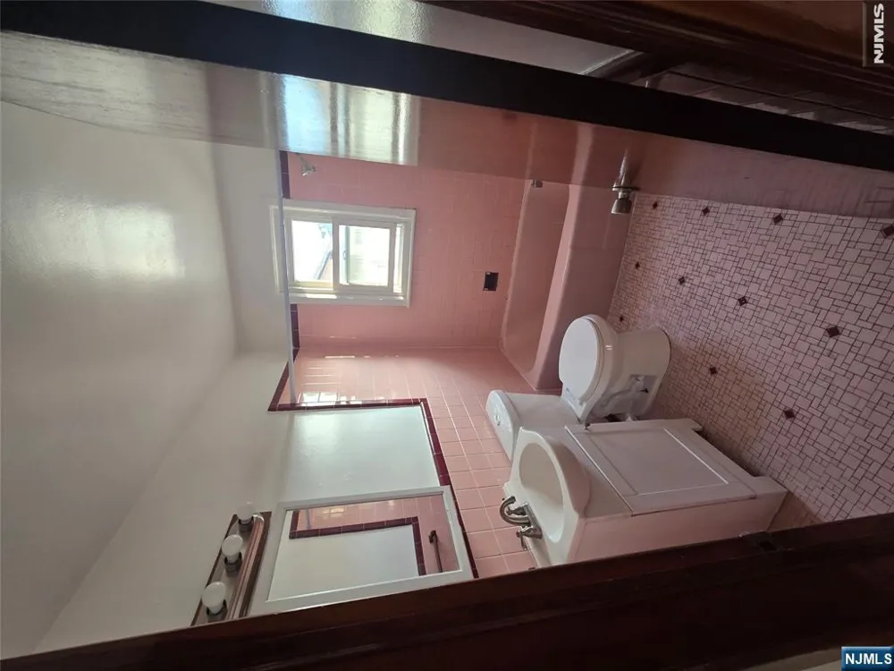 383 Anderson Avenue 2 Fairview, NJ 07022