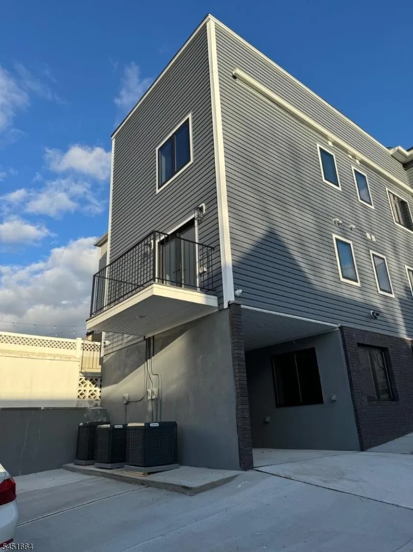 99 Columbia Ave #1 Unit 1 Jersey City, NJ 07307