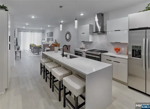 8 Tice Road 105