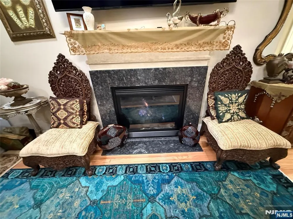 25-3 Tamaron Drive Waldwick, NJ 07463