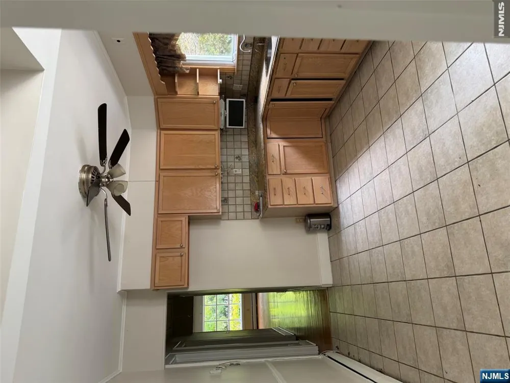 10 Old Stone Church Road Upper Saddle River, NJ 07458