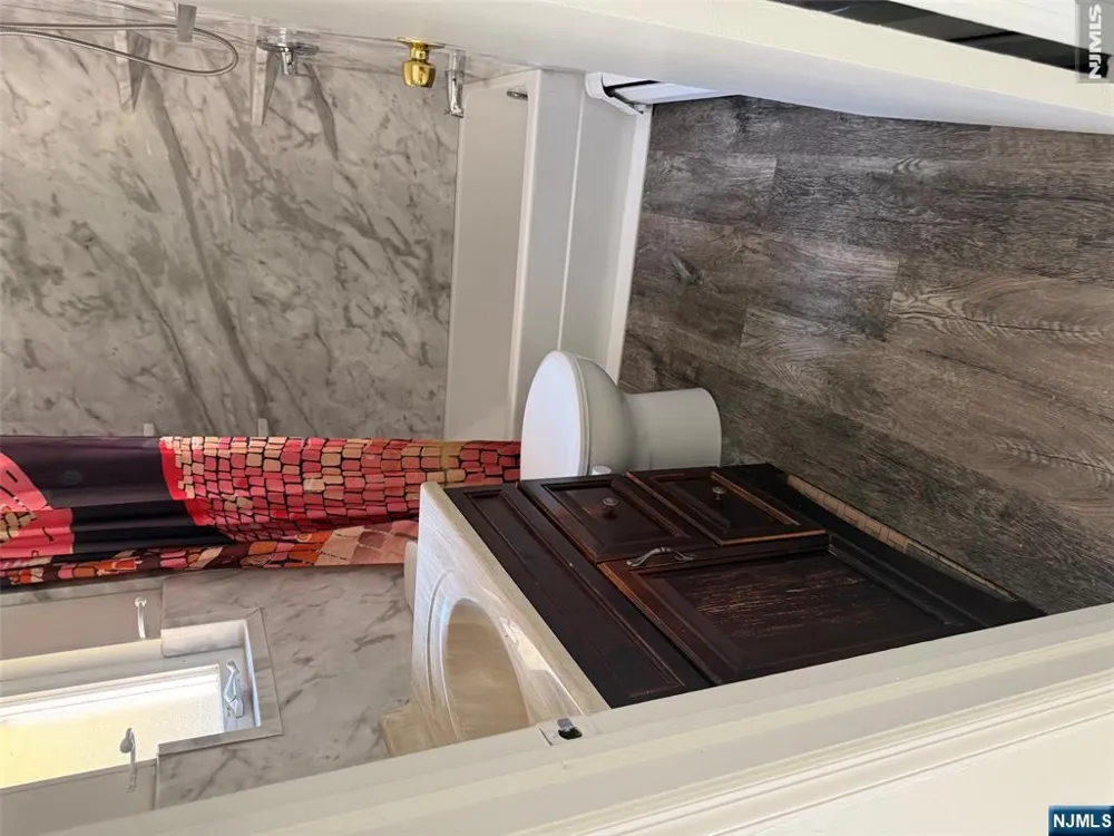 10 Old Stone Church Road Upper Saddle River, NJ 07458