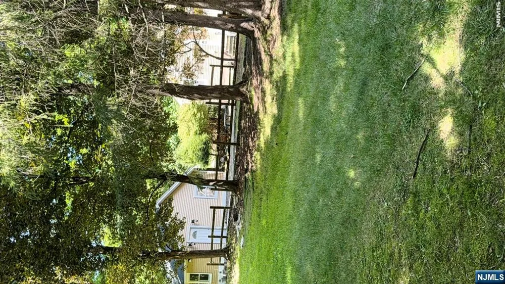 10 Old Stone Church Road Upper Saddle River, NJ 07458