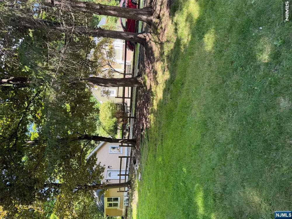 10 Old Stone Church Road Upper Saddle River, NJ 07458