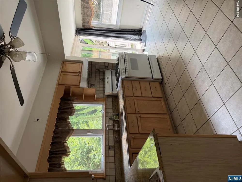 10 Old Stone Church Road Upper Saddle River, NJ 07458