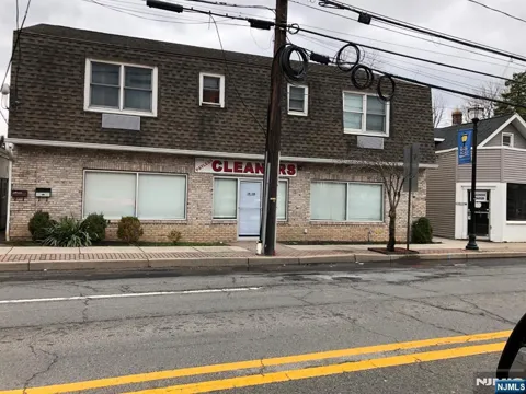 14-08 River Road A