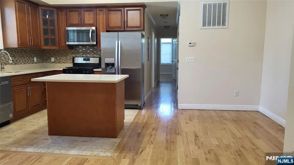 21 Grove Street 2B Tenafly, NJ 07670