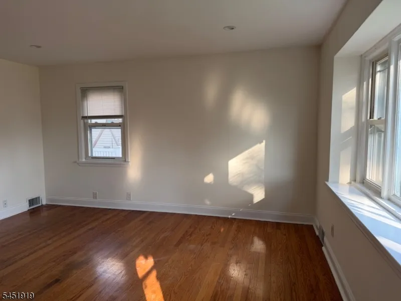 396 Union Ave Rutherford, NJ 07070