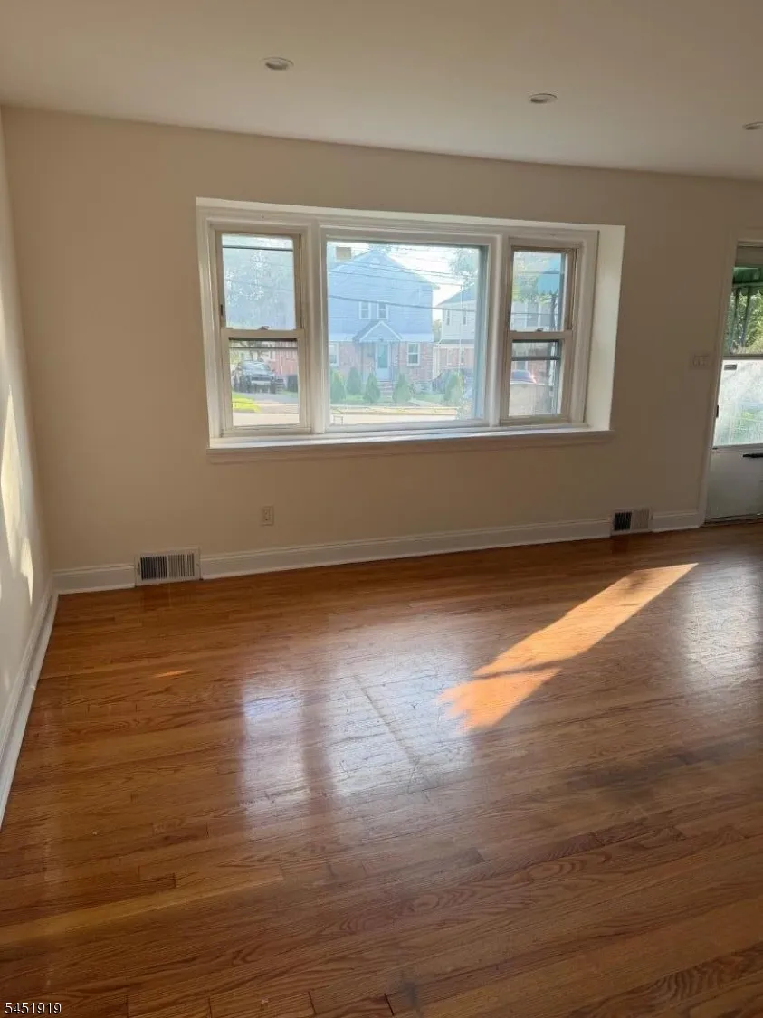 396 Union Ave Rutherford, NJ 07070