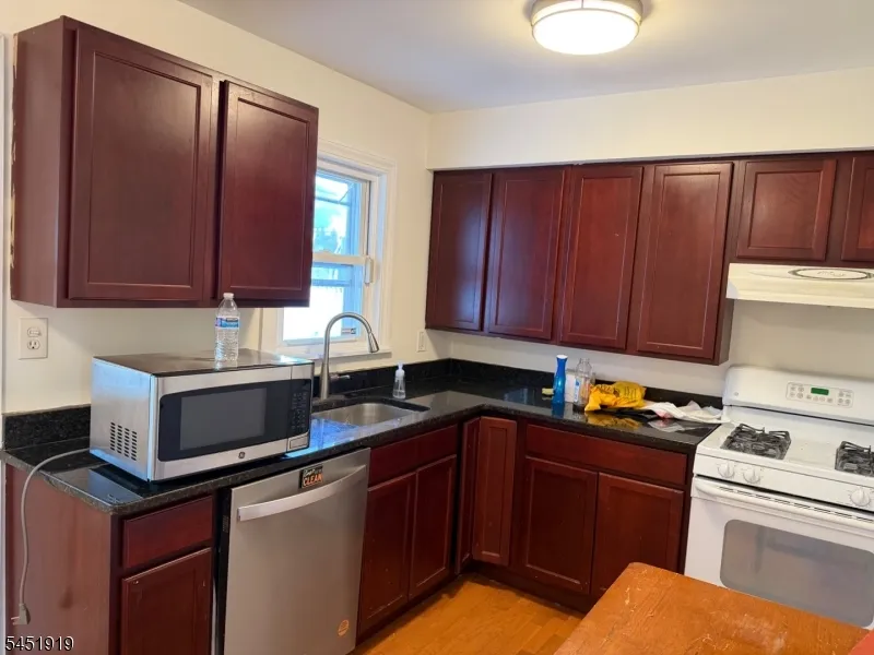 396 Union Ave Rutherford, NJ 07070